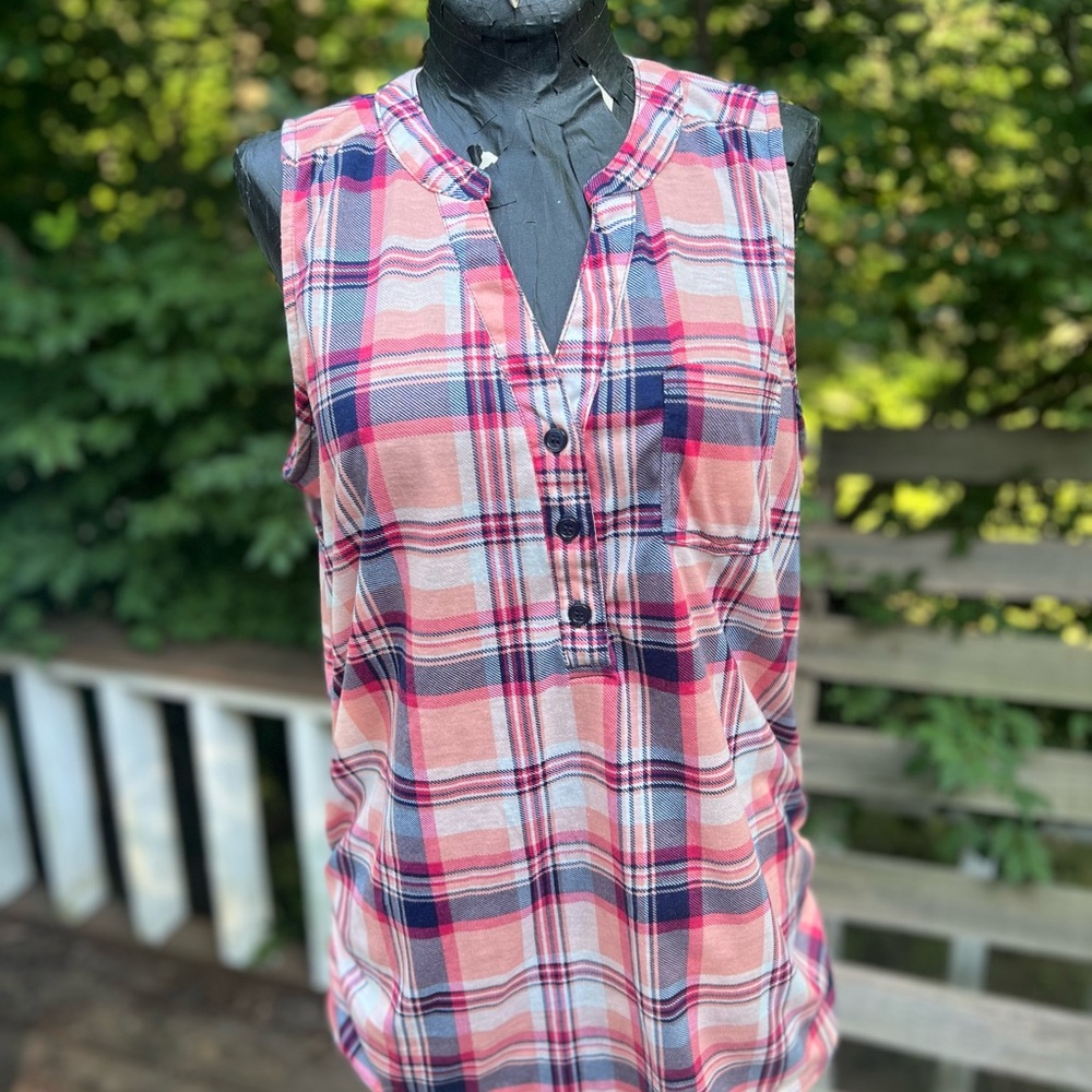 New York Laundry Pink and Blue Sleeveless Blouse
